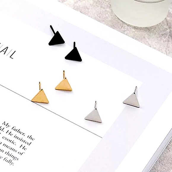 ⚜️[𝟯/$𝟭𝟴]⚜️Silver Triangle Simple Earrings NEW - Picture 6 of 9